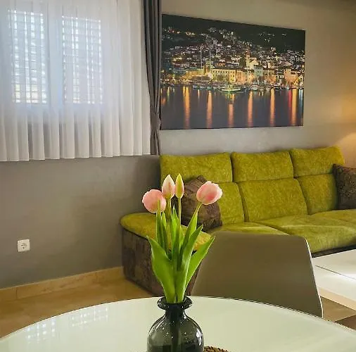 Gabrijel 1 * Makarska